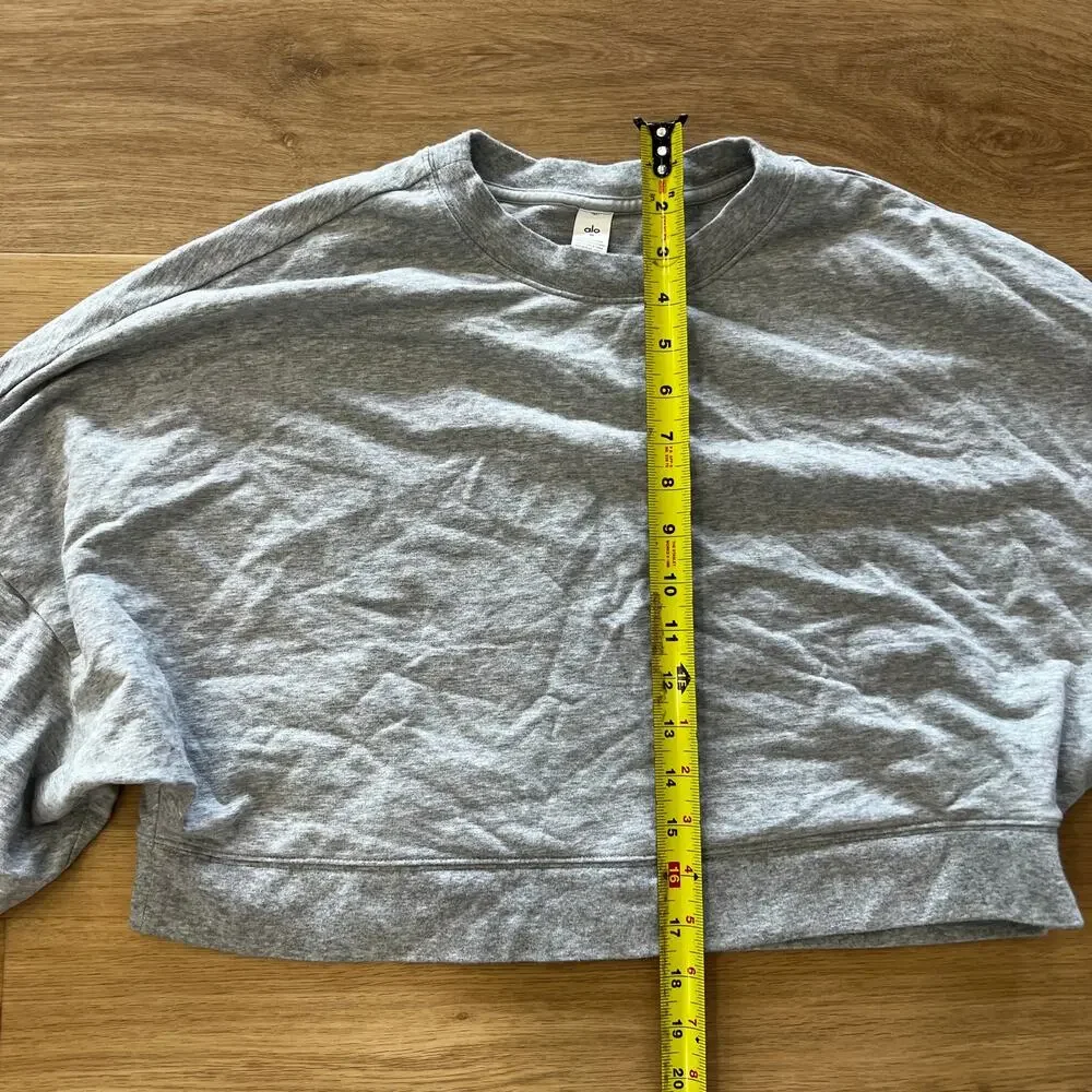 ALO YOGA Women's Cropped Sway Crew Neck Pullover Size M In Athletic Heather Grey
